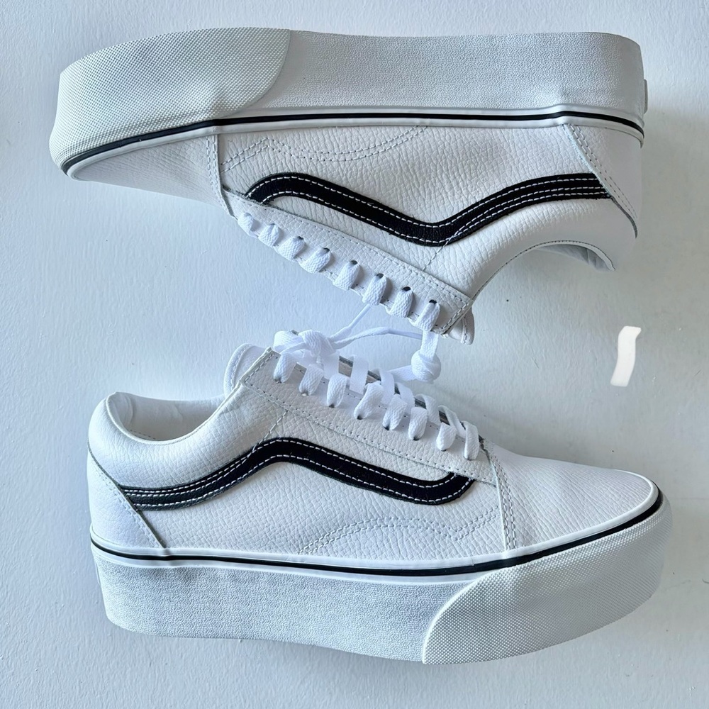 Vans Old Skool ComfyCush Size 9 Men/10.5 Woman White/Black Sneakers